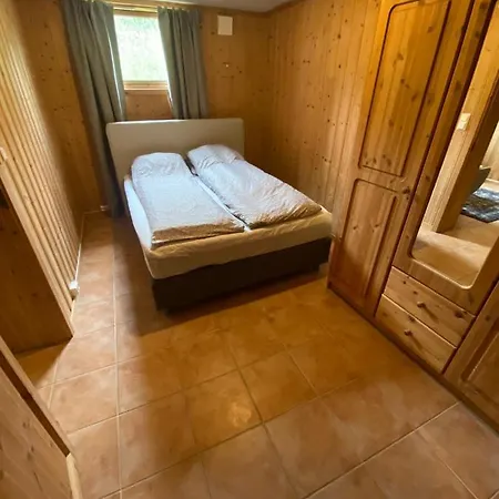 Basement In A Quiet Residential Area Daire